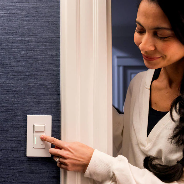 Dimmer decoraevolve womantouchingwall vbss1 vm2d3 1220x crop center pull chain simple