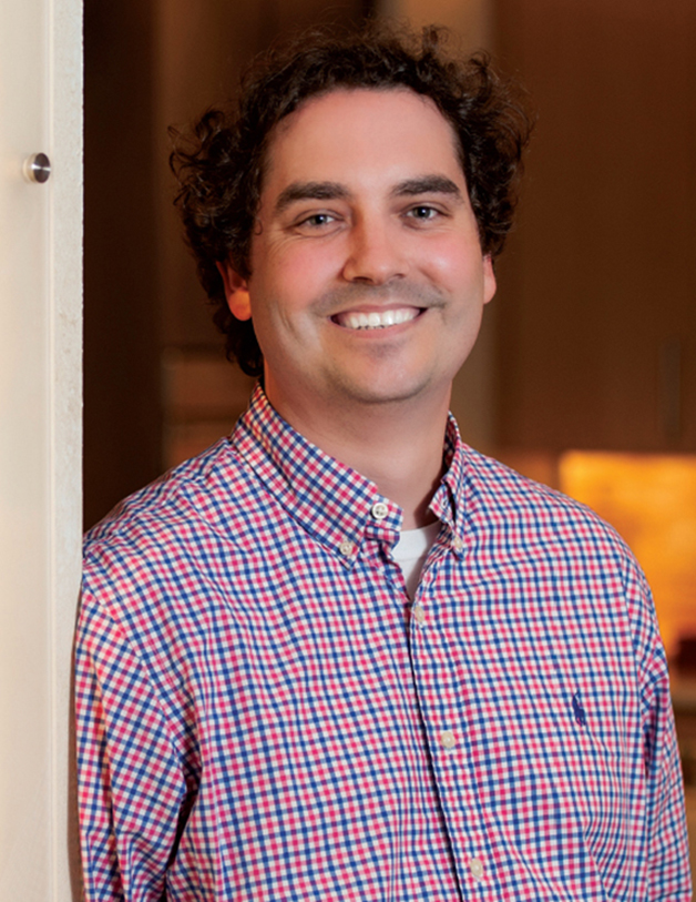 Gregrhoades headshot bestquality 2022 pull chain simple